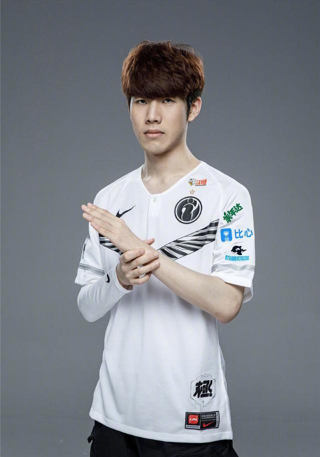 V社又偷懒？CSGO里约贴纸被职业选手吐槽