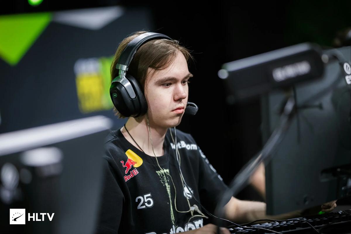 Team WE ：下路选手Stay将下放二队担任AD，将随队征战LDL