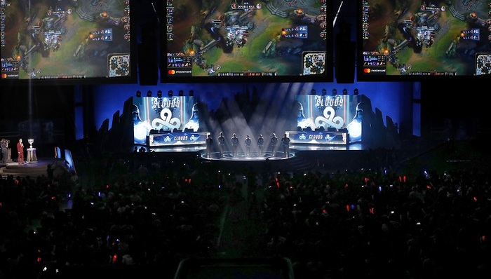 LokeN官宣退役：生涯巅峰都在LPL，与Lvmao搭档多年